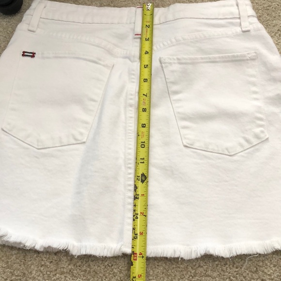 Alice and Olivia denim skirt. 28 - Picture 8 of 9